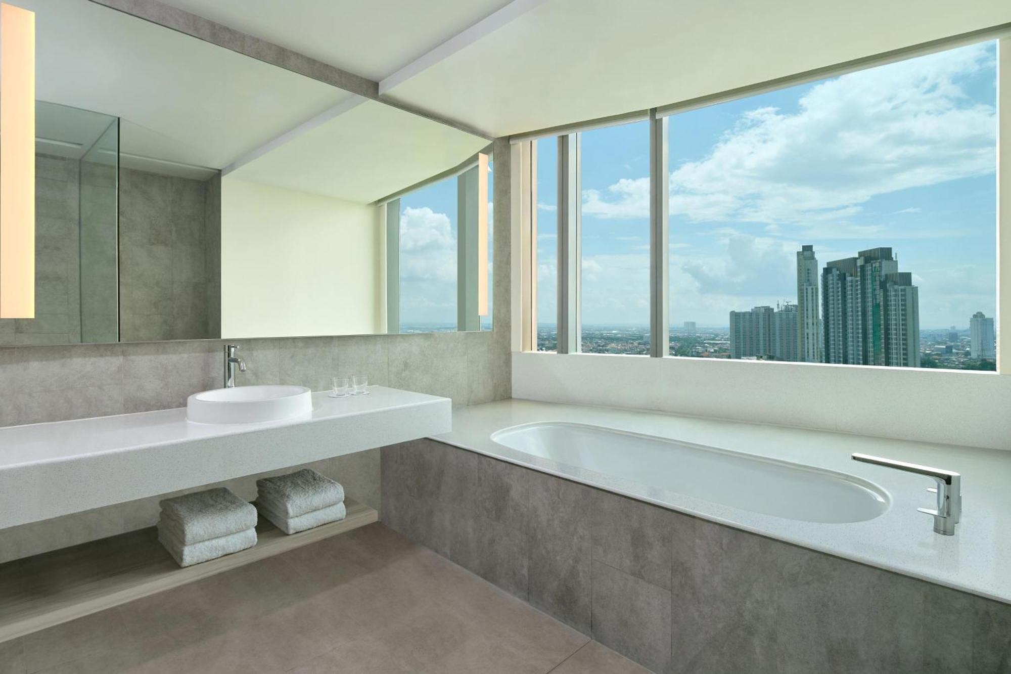 Hotel Four Points By Sheraton Surabaya, Pakuwon Indah Surabaya